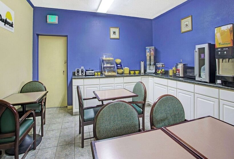 فندق Days Inn By Wyndham Benson