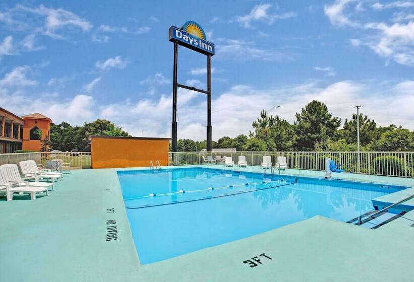 فندق Days Inn By Wyndham Benson