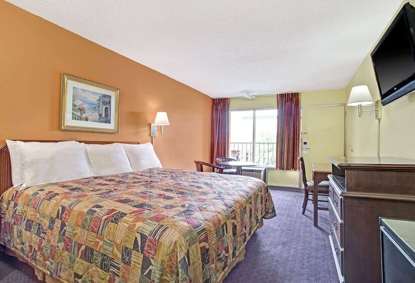 فندق Days Inn By Wyndham Benson