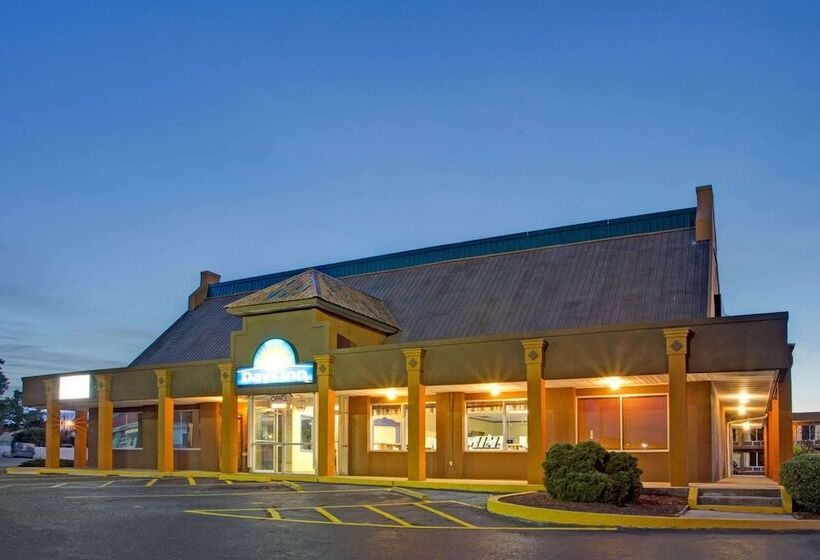 فندق Days Inn By Wyndham Benson