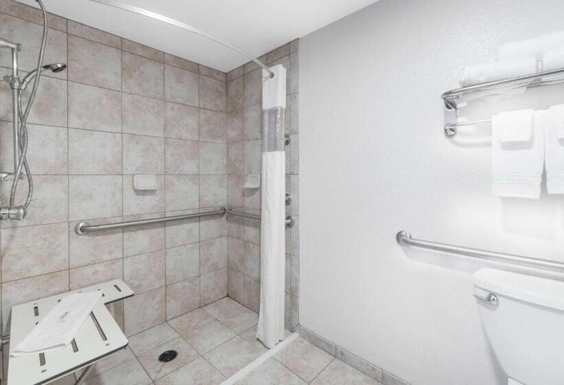 בית מלון כפרי Days Inn By Wyndham Bismarck