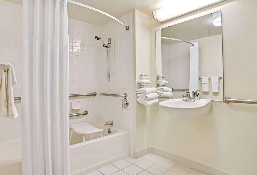 酒店 Days Inn By Wyndham Bradenton  Near The Gulf