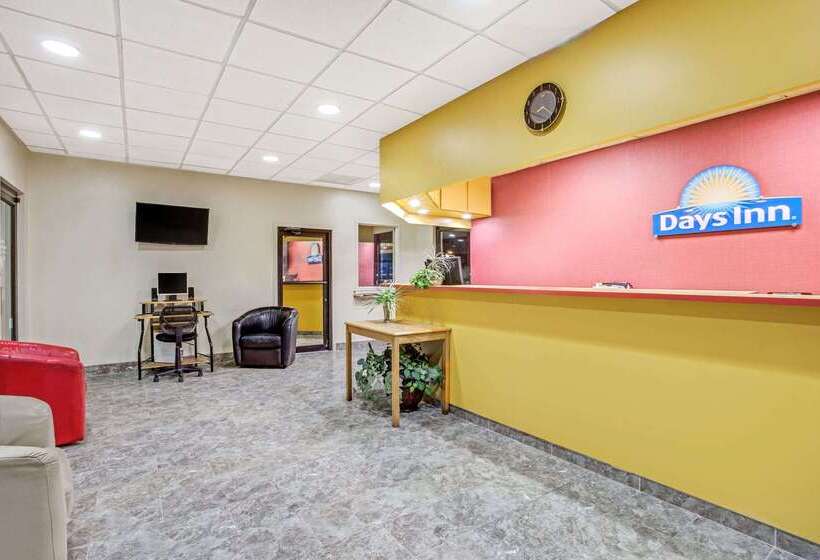 酒店 Days Inn By Wyndham Bradenton  Near The Gulf