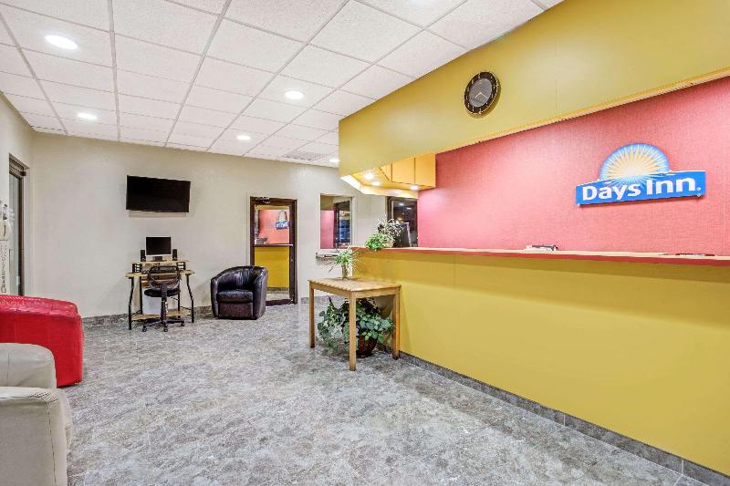 酒店 Days Inn By Wyndham Bradenton  Near The Gulf
