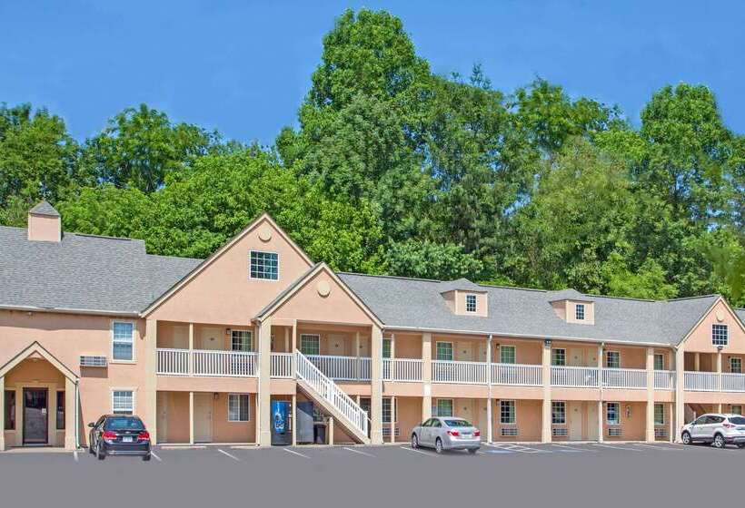 هتل Days Inn By Wyndham Canton