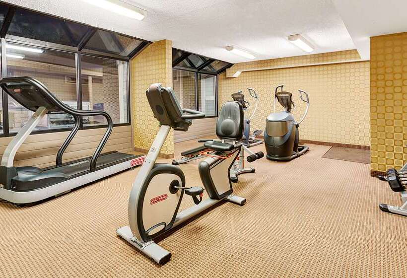 בית מלון כפרי Days Inn By Wyndham Cheyenne