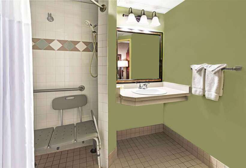 בית מלון כפרי Days Inn By Wyndham Cheyenne