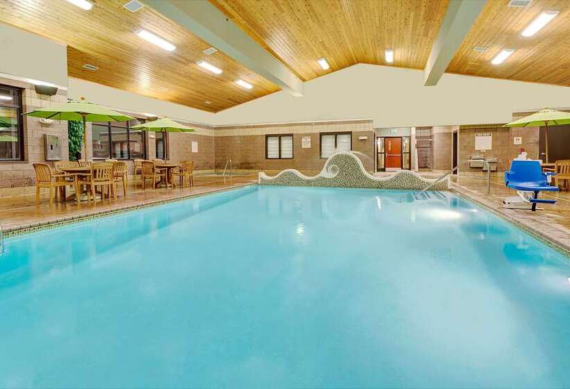 בית מלון כפרי Days Inn By Wyndham Cheyenne