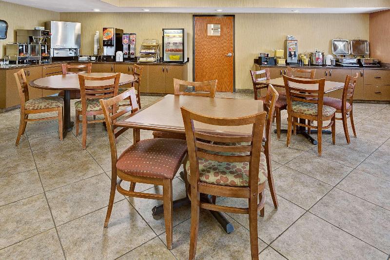 בית מלון כפרי Days Inn By Wyndham Cheyenne