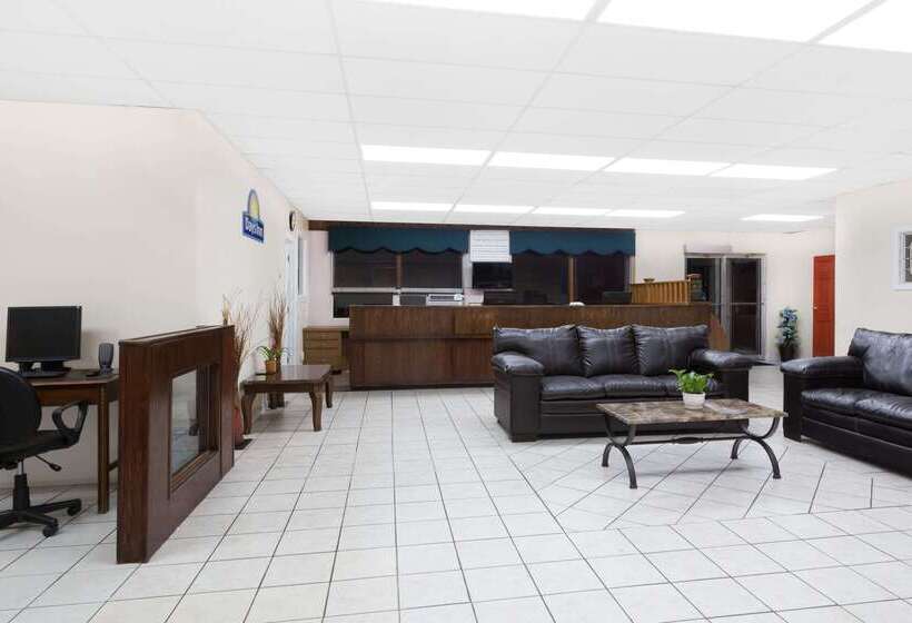 Отель Days Inn By Wyndham Christiansburg