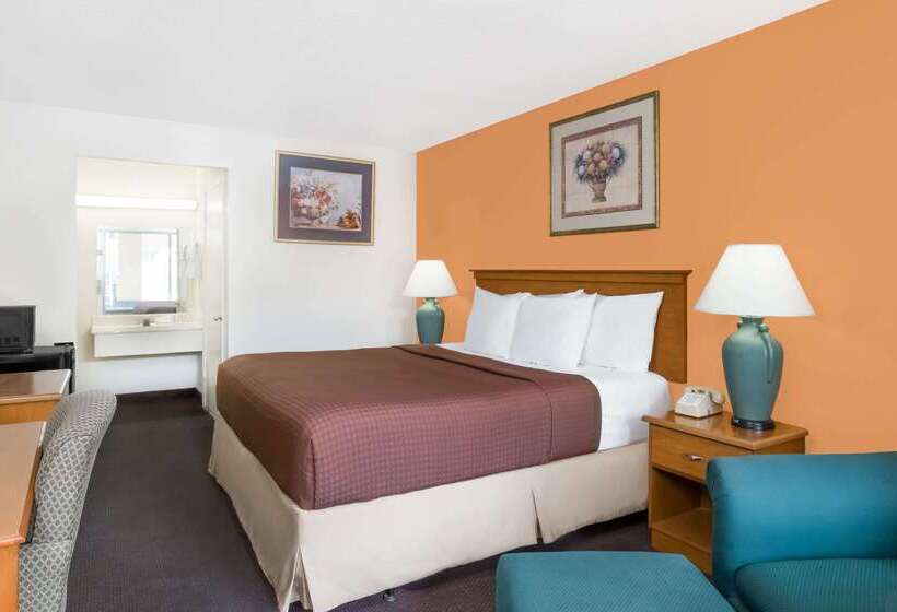 Отель Days Inn By Wyndham Christiansburg