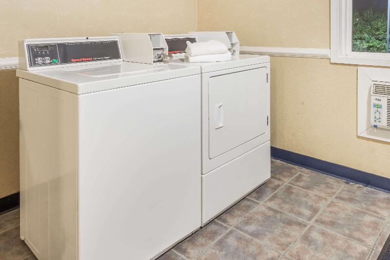 酒店 Days Inn By Wyndham Columbus In