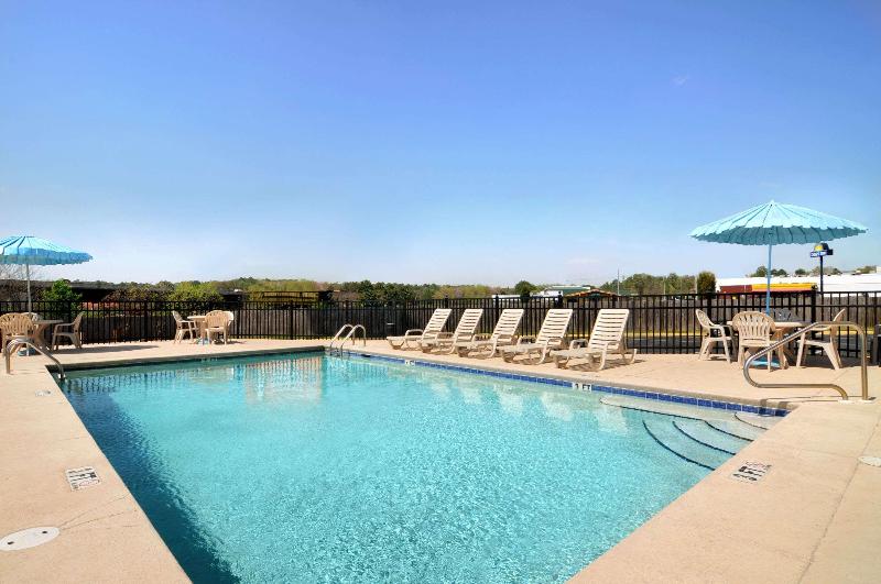 هتل Days Inn By Wyndham Columbus North Fort Moore