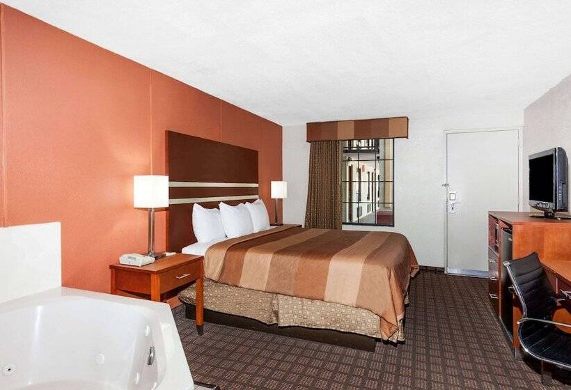 هتل Days Inn By Wyndham Dalton