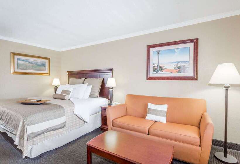 Отель Days Inn By Wyndham Destin