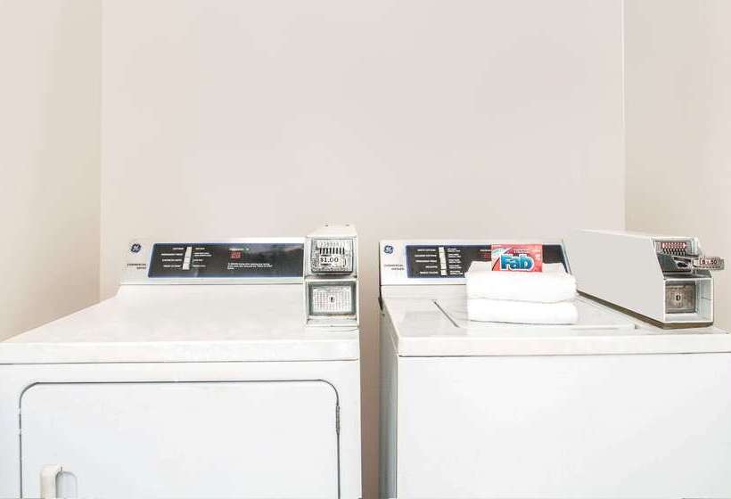 בית מלון כפרי Days Inn By Wyndham Douglasville Atlanta Fairburn Road