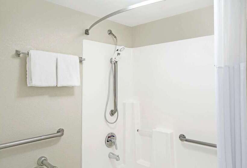 בית מלון כפרי Days Inn By Wyndham Douglasville Atlanta Fairburn Road