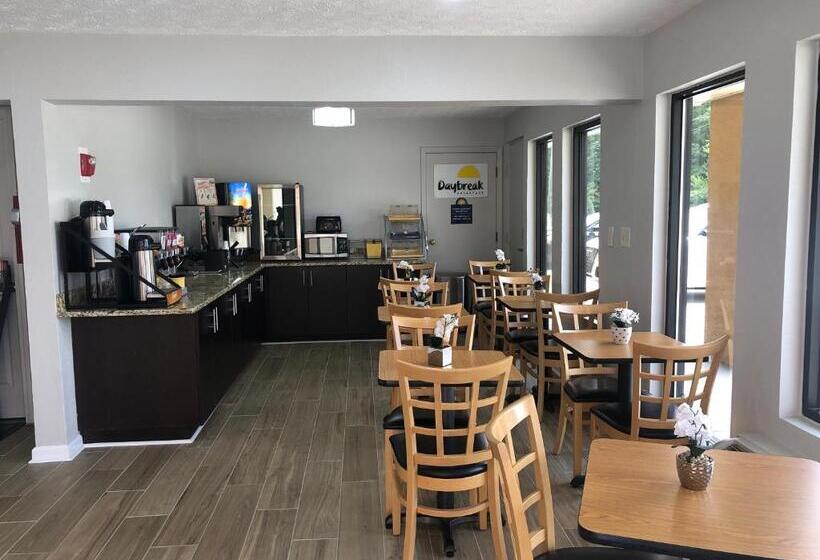 בית מלון כפרי Days Inn By Wyndham Douglasville Atlanta Fairburn Road