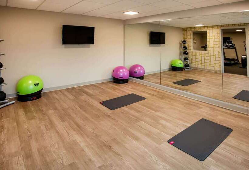 בית מלון כפרי Days Inn & Suites By Wyndham Duluth By The Mall