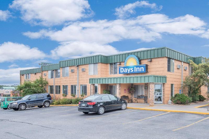 בית מלון כפרי Days Inn & Suites By Wyndham Duluth By The Mall