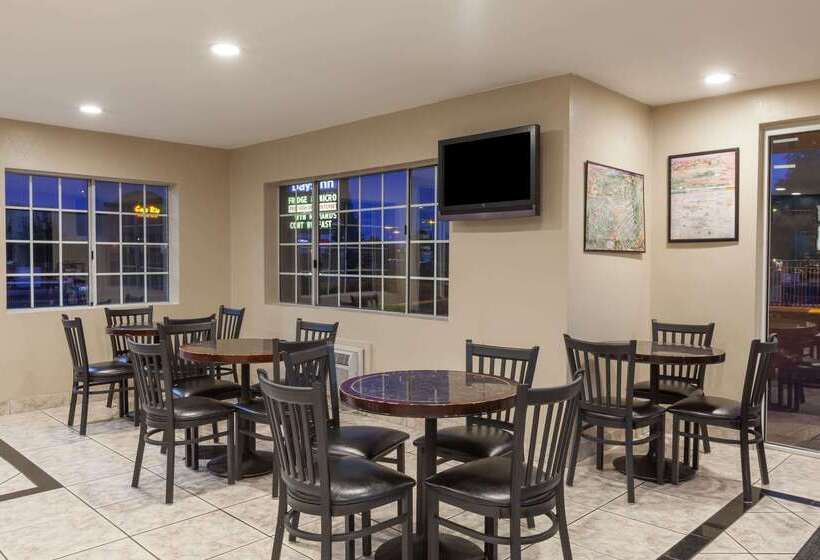 هتل Days Inn By Wyndham Flagstaff I40