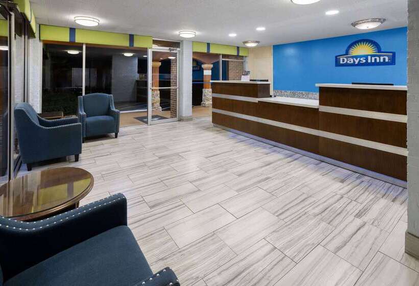 Отель Days Inn By Wyndham Forsyth