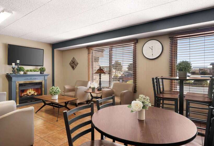 호텔 Days Inn By Wyndham Fort Collins