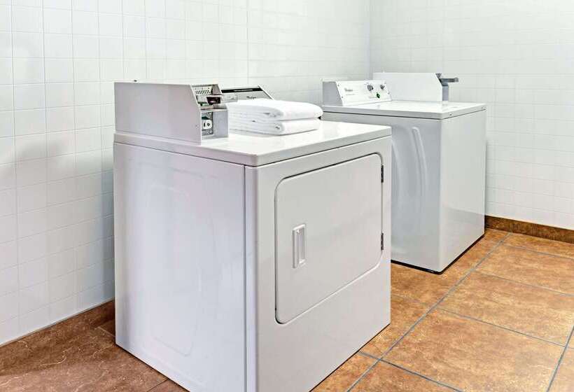 호텔 Days Inn By Wyndham Fort Collins