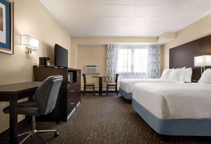 호텔 Days Inn By Wyndham Fort Collins