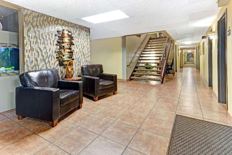 호텔 Days Inn By Wyndham Fort Collins