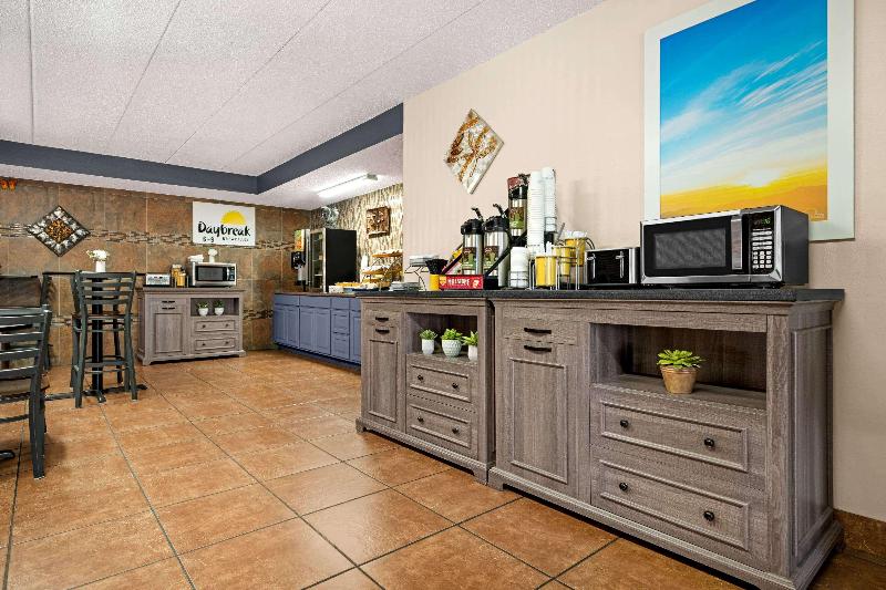 호텔 Days Inn By Wyndham Fort Collins