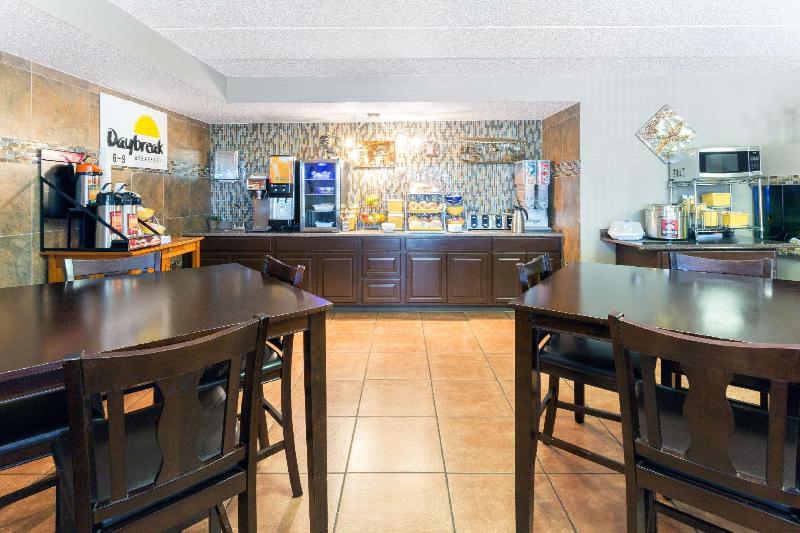 호텔 Days Inn By Wyndham Fort Collins