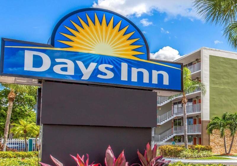 בית מלון כפרי Days Inn By Wyndham Fort Lauderdale Airport Cruise Port