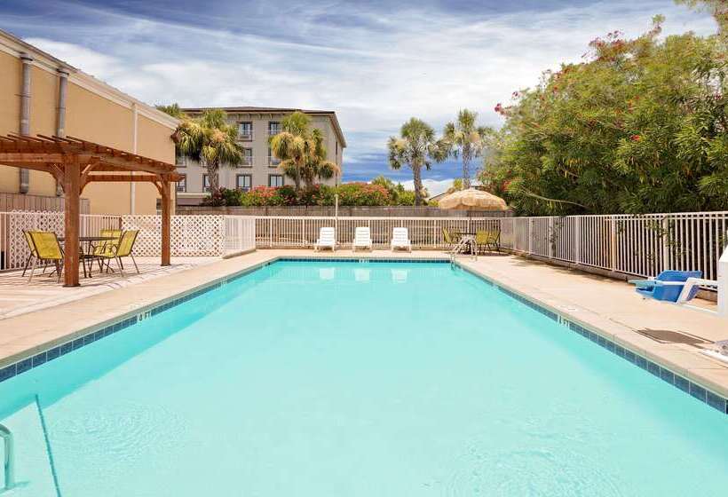 فندق Days Inn By Wyndham Fort Walton Beach