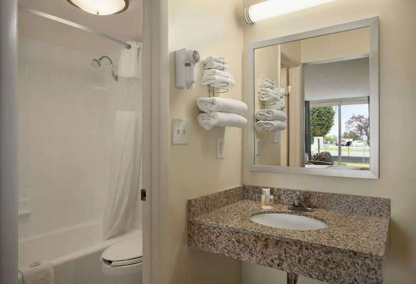 فندق Days Inn Of Frederick By Wyndham