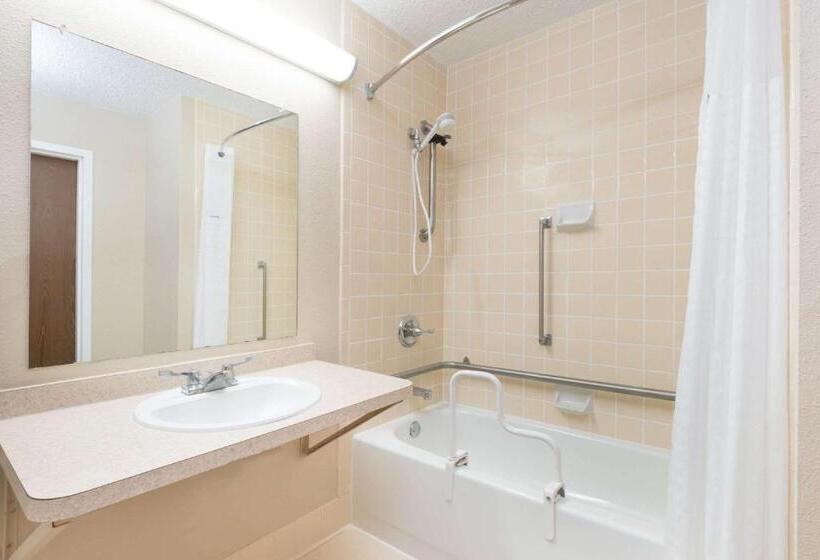 فندق Days Inn By Wyndham Gillette