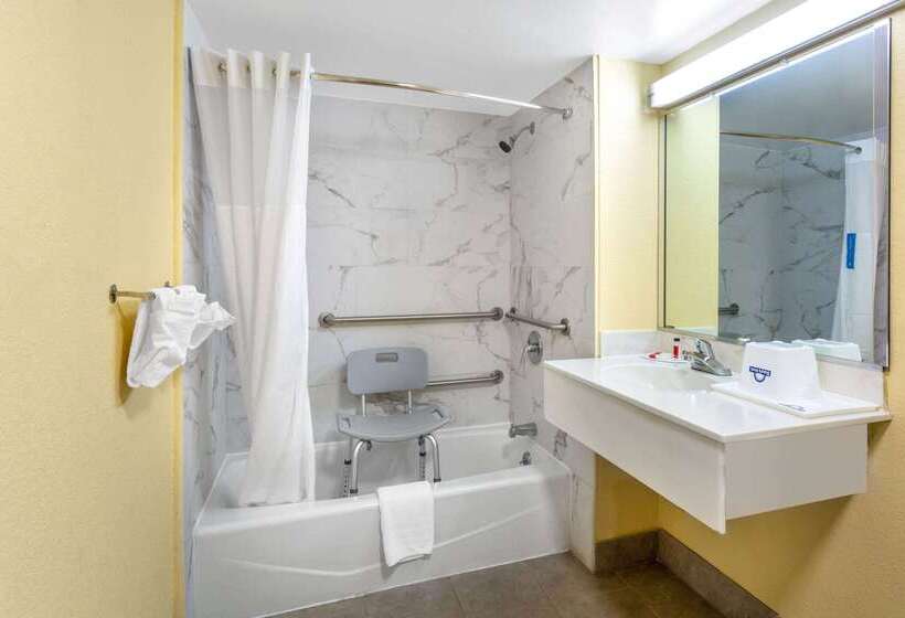 酒店 Days Inn By Wyndham Hampton Near Coliseum Convention Center