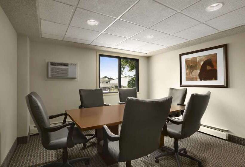 هتل Days Inn By Wyndham Helena