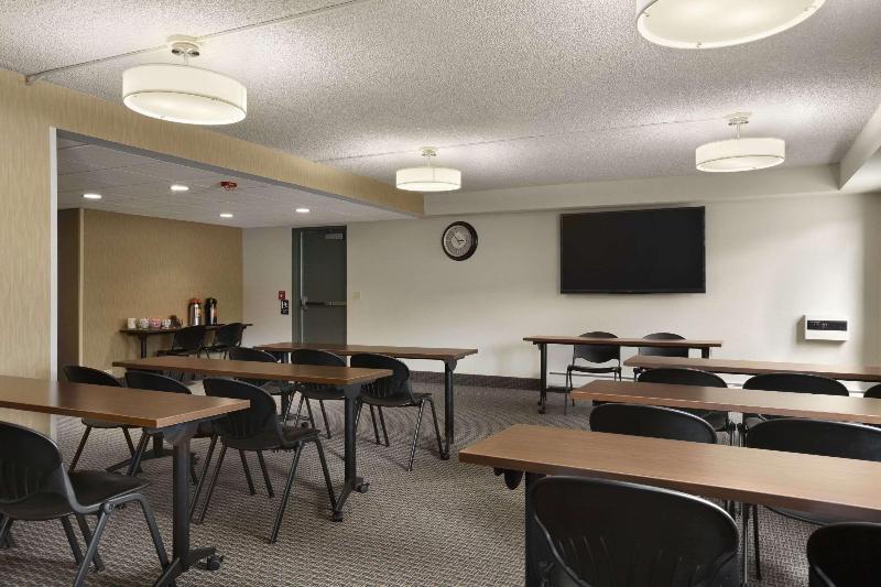 هتل Days Inn By Wyndham Helena