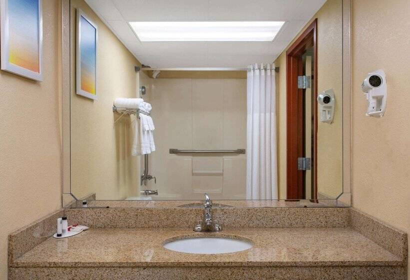 فندق Days Inn By Wyndham Hillsborough