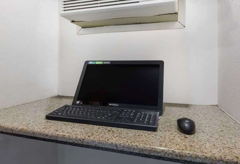 ホテル Days Inn By Wyndham Holland