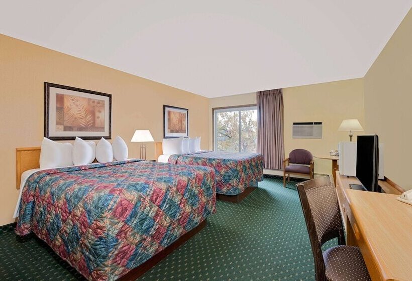 בית מלון כפרי Days Inn By Wyndham International Falls