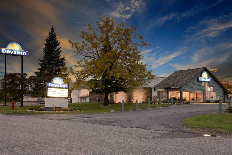 בית מלון כפרי Days Inn By Wyndham International Falls