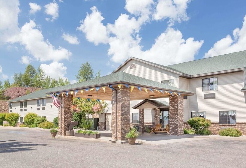 בית מלון כפרי Days Inn By Wyndham Iron Mountain