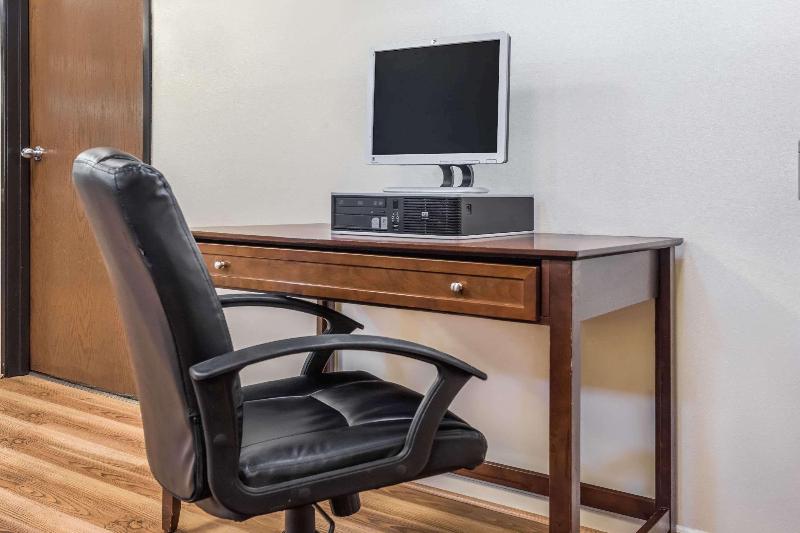 בית מלון כפרי Days Inn By Wyndham Iron Mountain