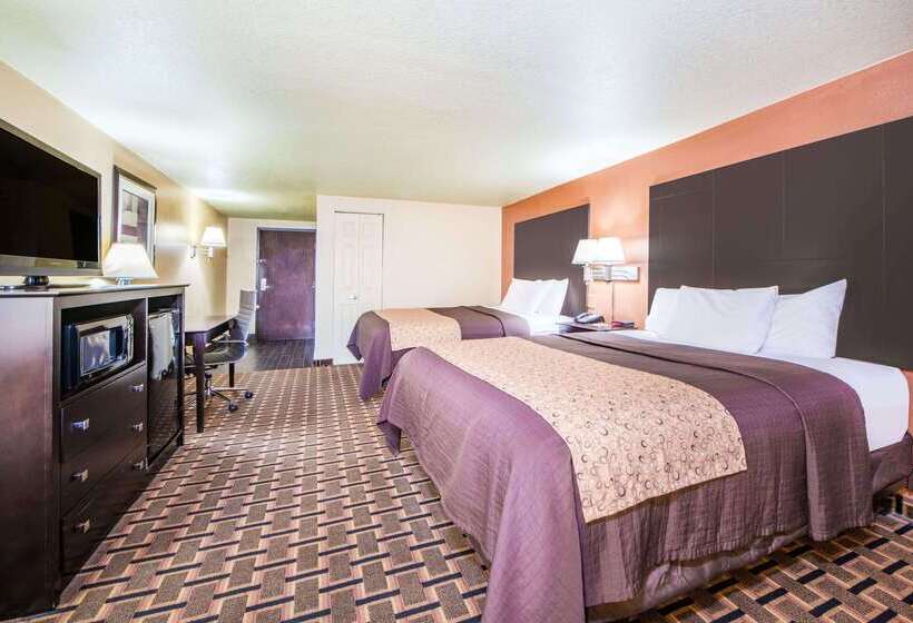 בית מלון כפרי Days Inn By Wyndham Joplin