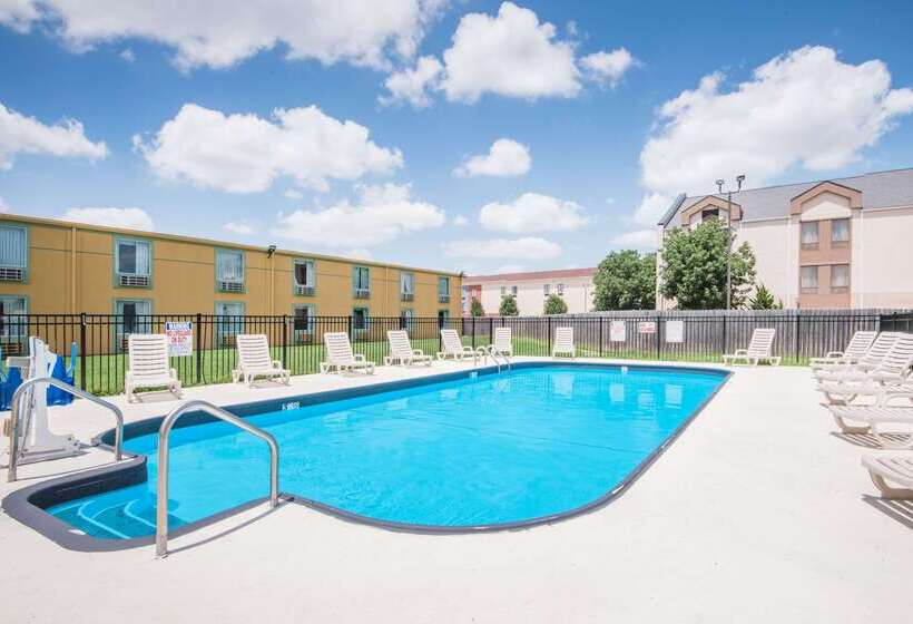 בית מלון כפרי Days Inn By Wyndham Joplin