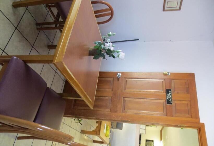 فندق Days Inn By Wyndham Kingdom City