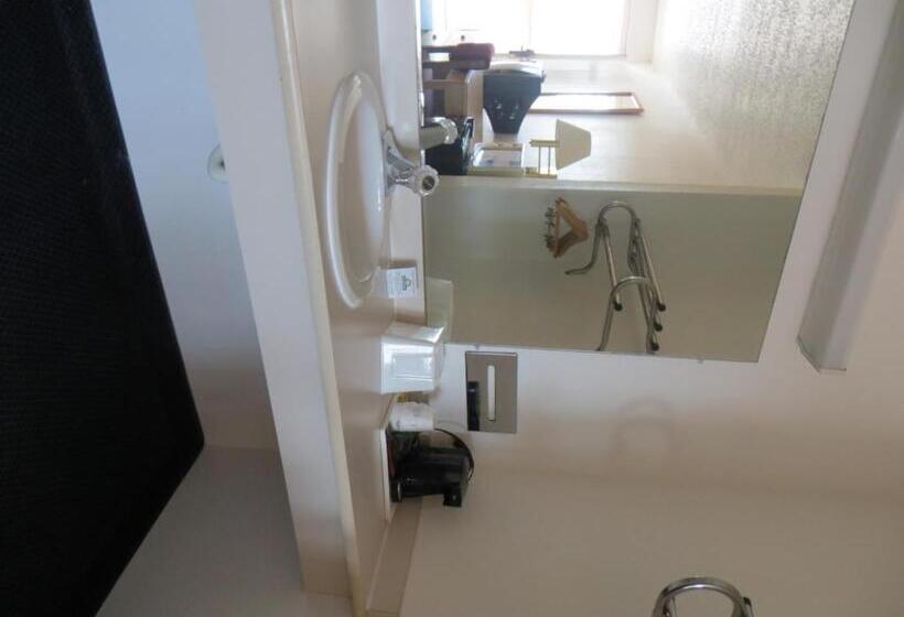 فندق Days Inn By Wyndham Kingdom City