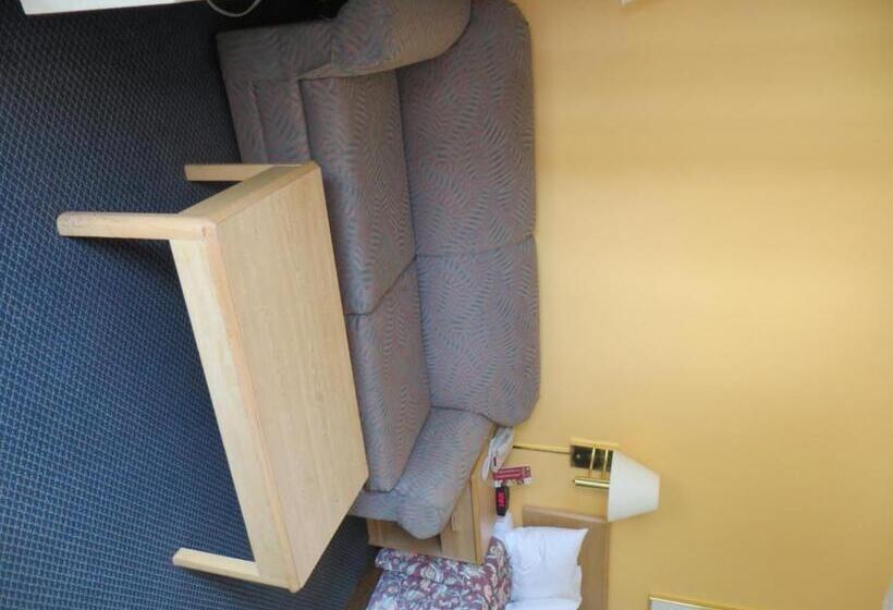 فندق Days Inn By Wyndham Kingdom City